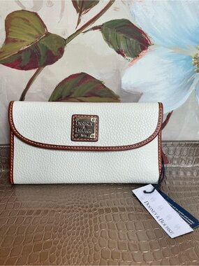 Dooney & Bourke Off-White Pebbled Leather Brown Trim Bifold Wallet (NWT)